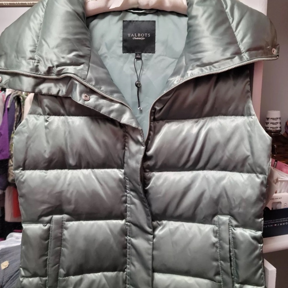 Talbots Pearl Sage Puffer Jacket with Quilted Design and High Collar
